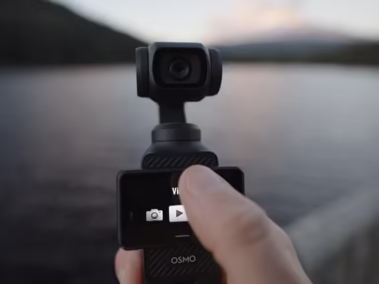 So sánh máy ảnh DJI Pocket 3 và máy ảnh mirrorless